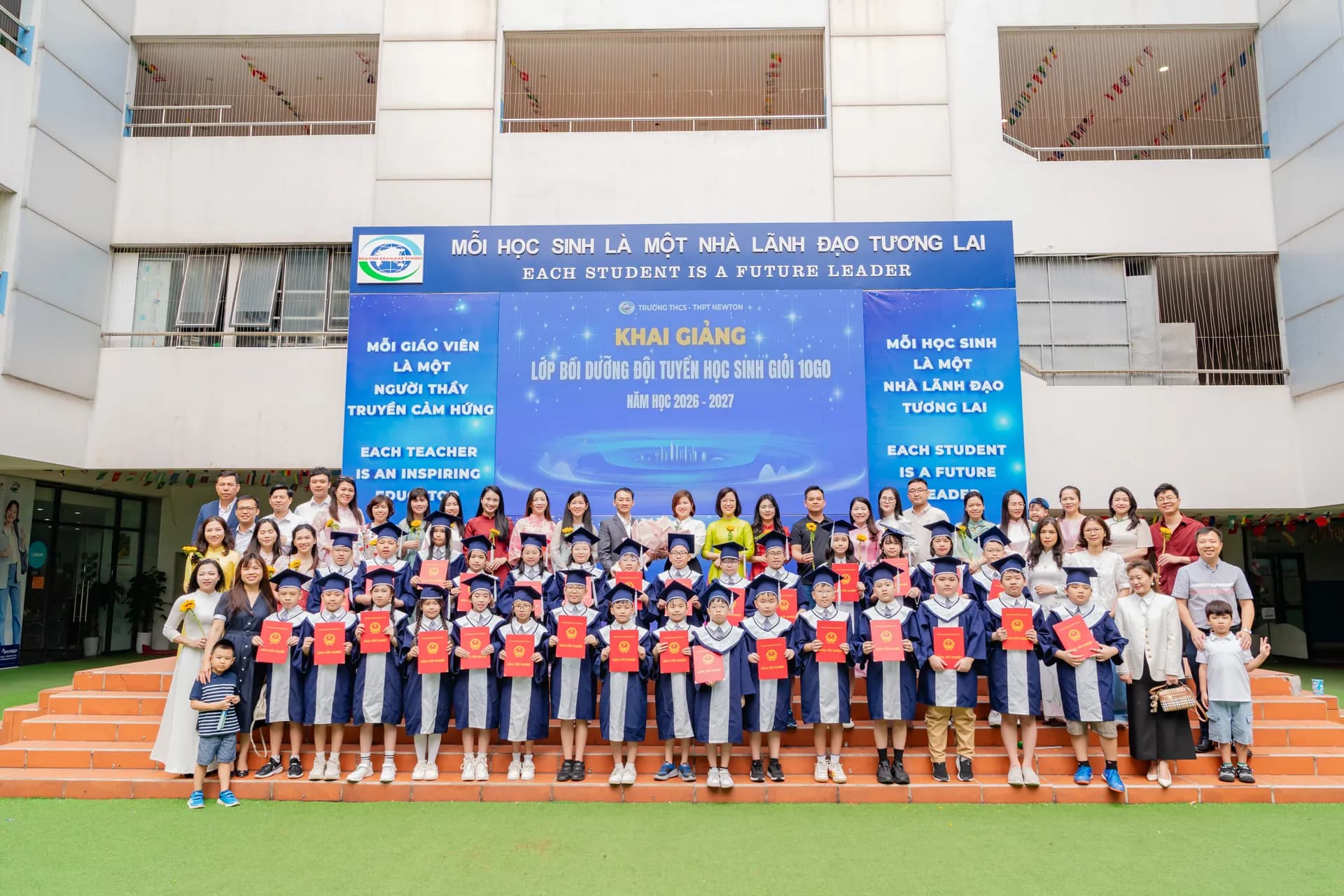 Ảnh tập thể Lớp 5C3 · Tiểu học Newton Goldmark